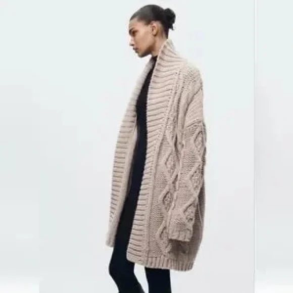 Zara Cable Knit Sweater in Light Beige Small - Picture 3 of 9